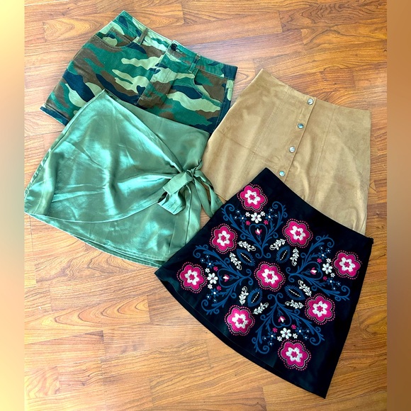 Bundle of 4 Mini Skirts - Picture 1 of 11